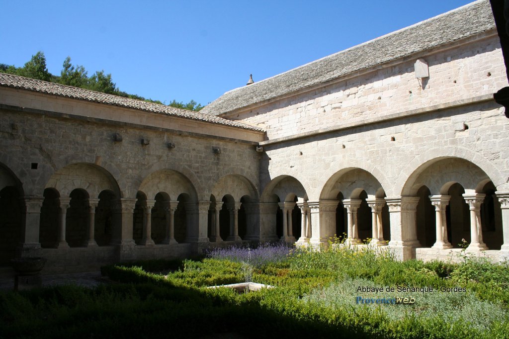 Clo&icirc;tre.
