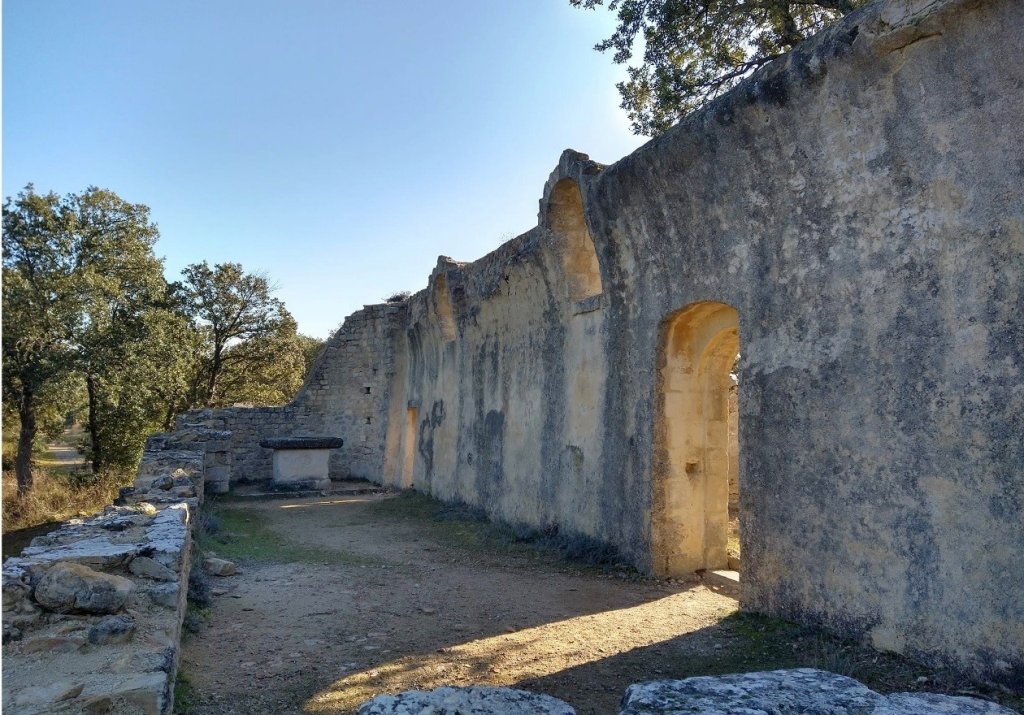 La chapelle Saint Julien &agrave; La Bastidonne.