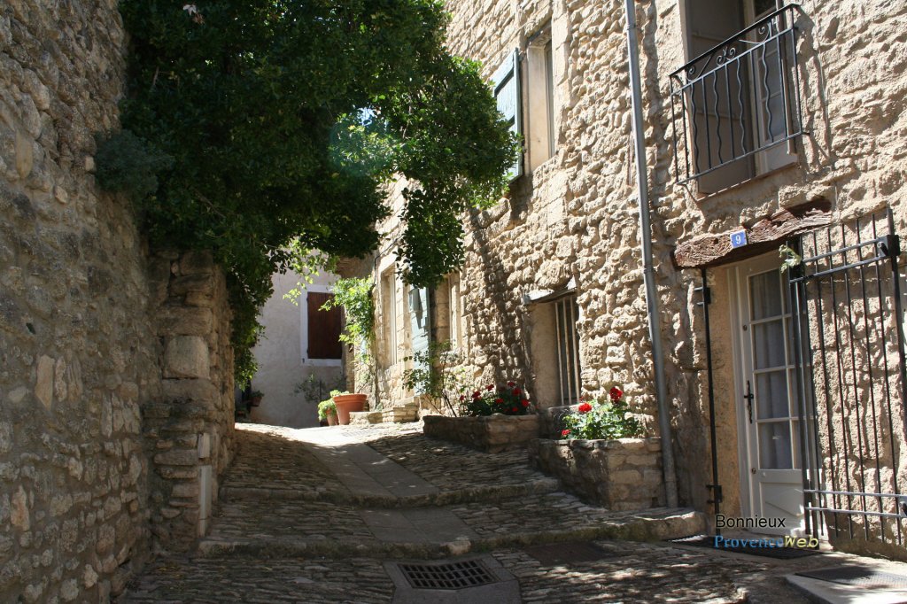 Ruelle à Bonnieux.