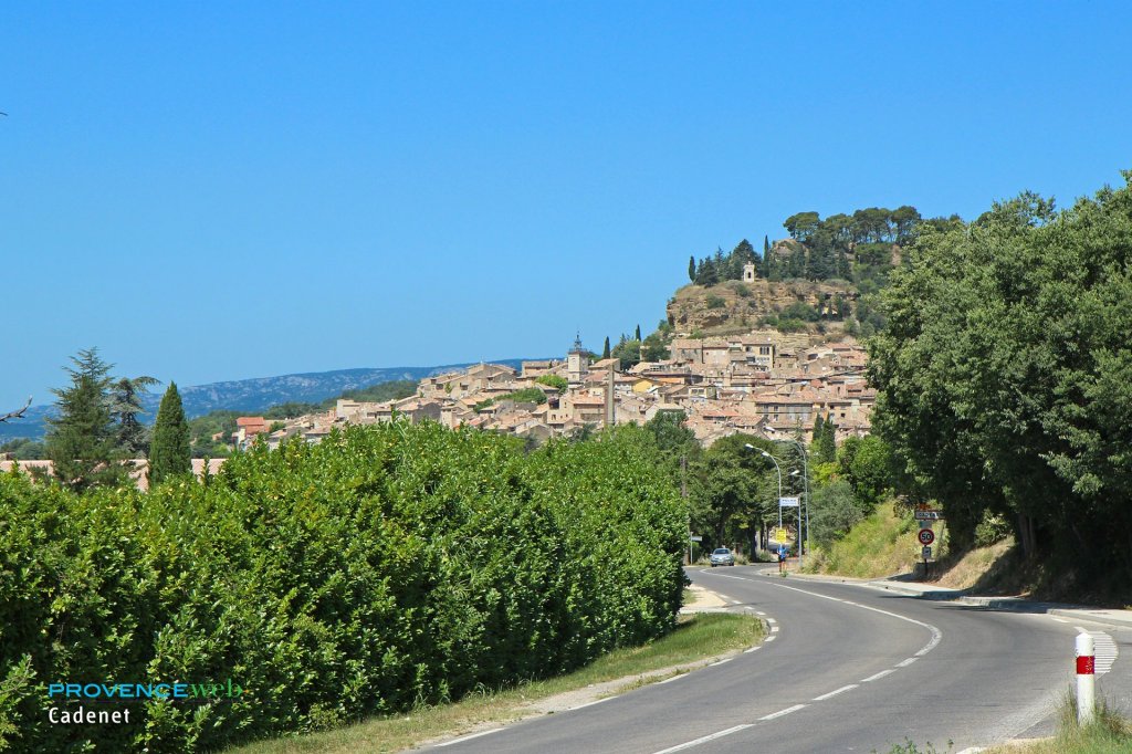 Le village de Cadener dans le Luberon.