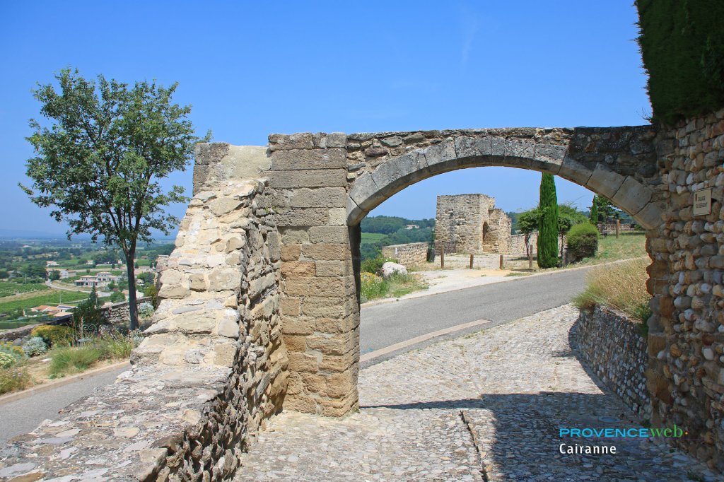 Porte de Cairanne.