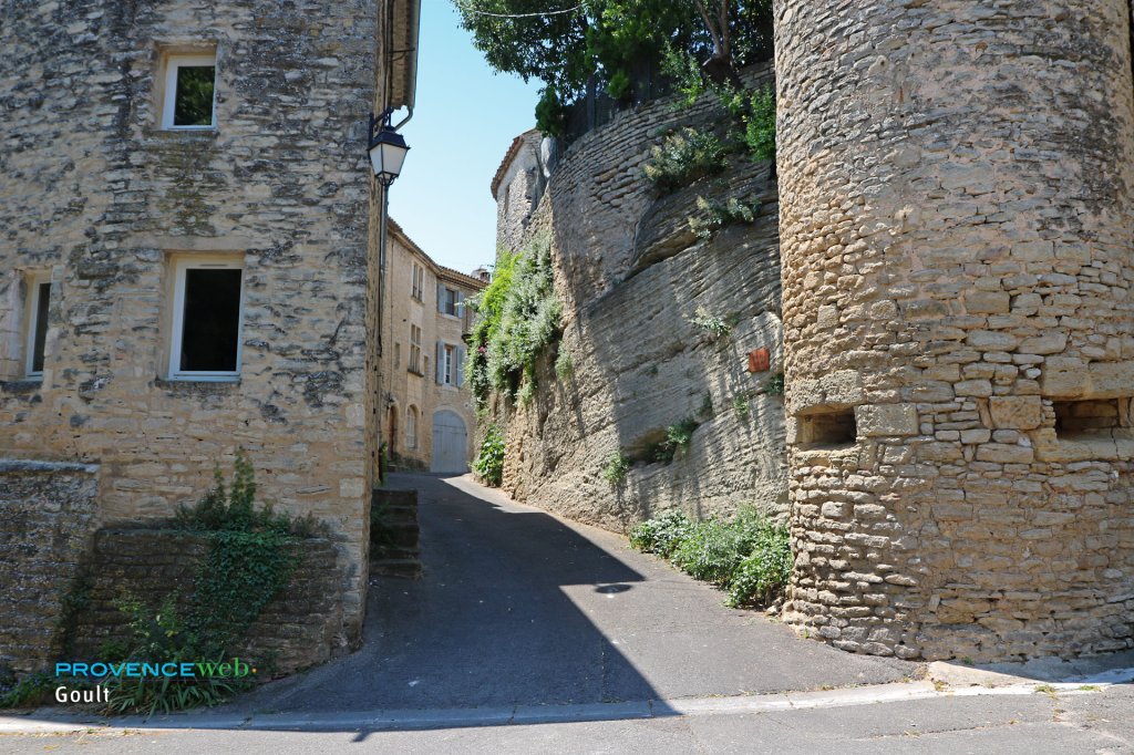 rempart &agrave; Goult.