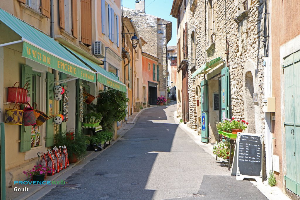 Ruelle &agrave; Goult.