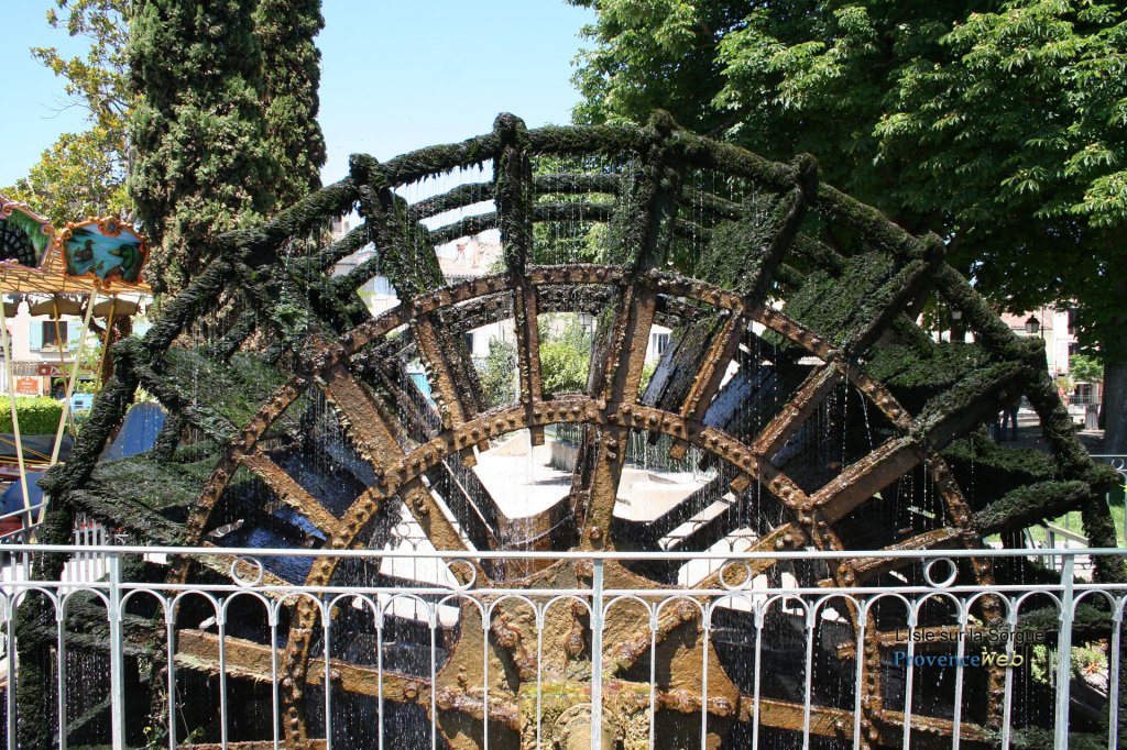 Moulin à eau de l'Isle sur la Sorgue.