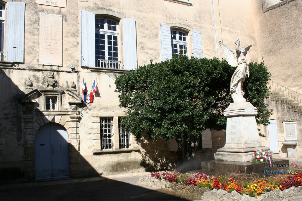 Mairie de Lourmarin.
