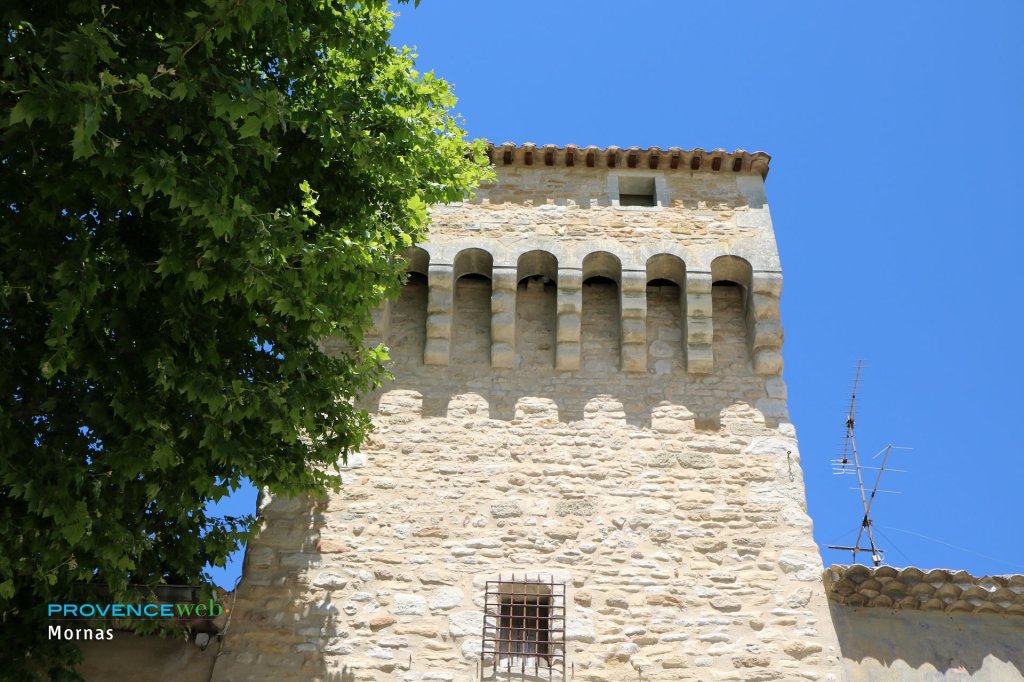 Tour fortifi&eacute;e &agrave; Mornas.