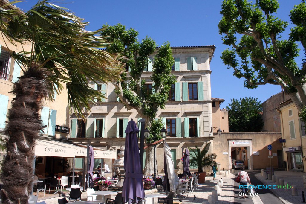 Restaurants &agrave; Orange.