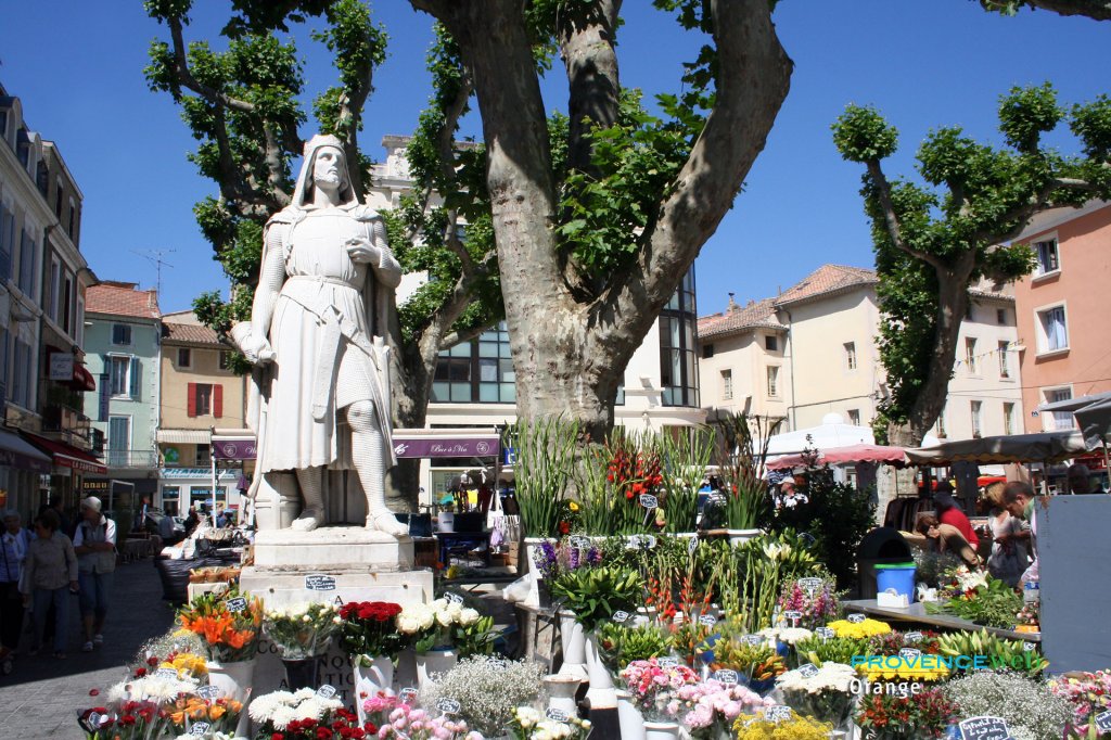 March&eacute; d'Orange.