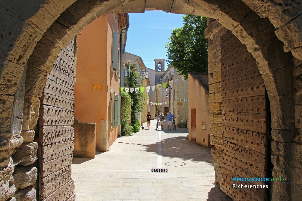 Passage vo&ucirc;t&eacute;.