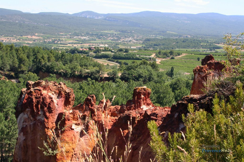 Chemin des ocres de Roussillon.