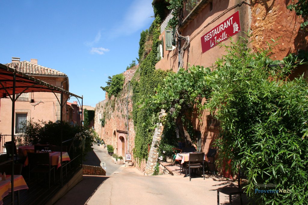 Restaurant à Roussillon.