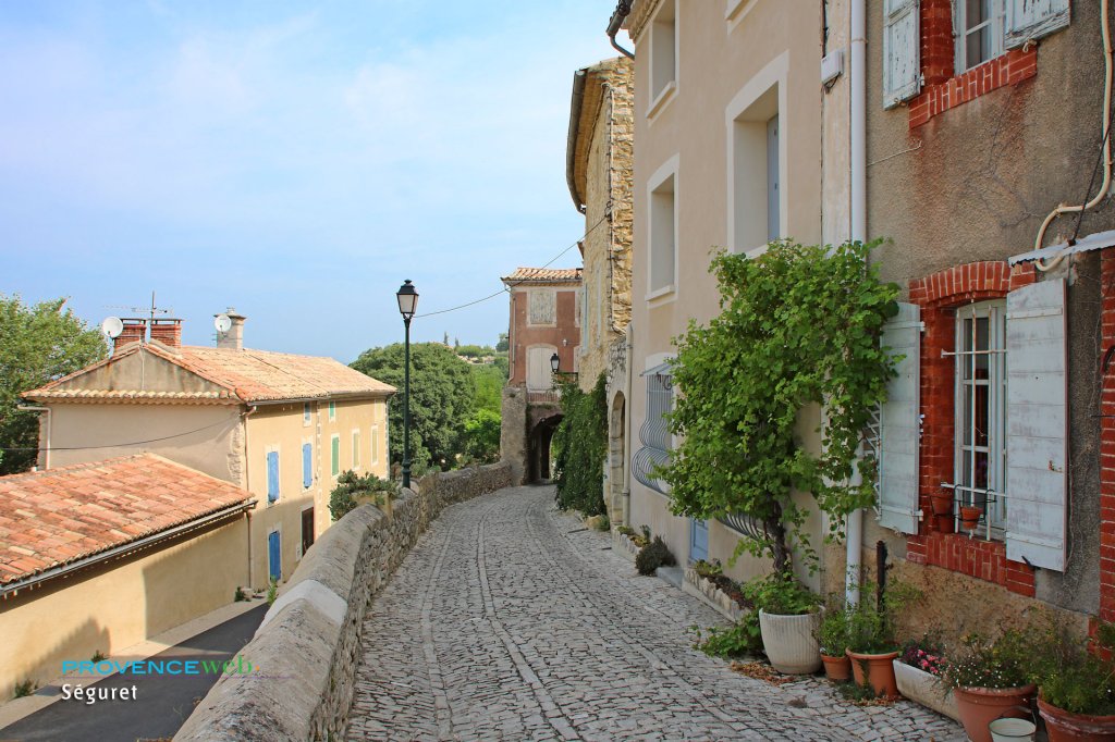 Village de S&eacute;guret.