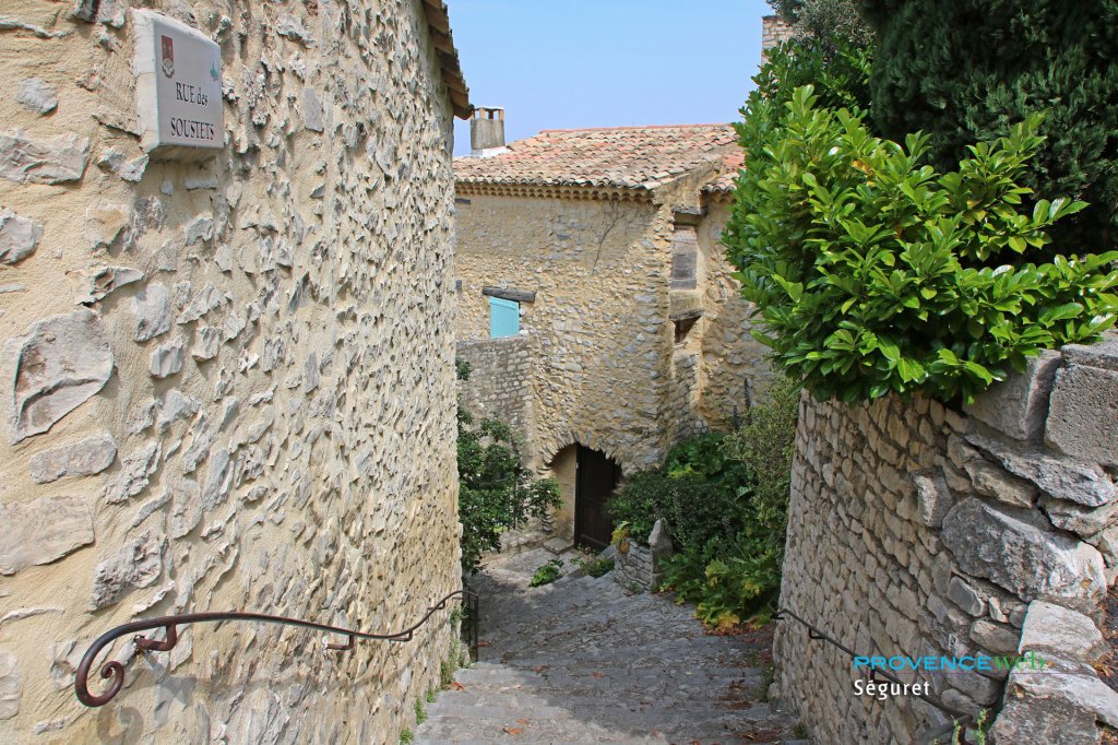 Ruelle de Séguret.