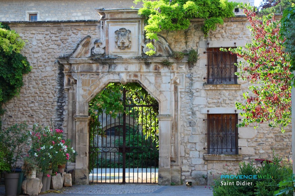 Entr&eacute;e du ch&acirc;teau.