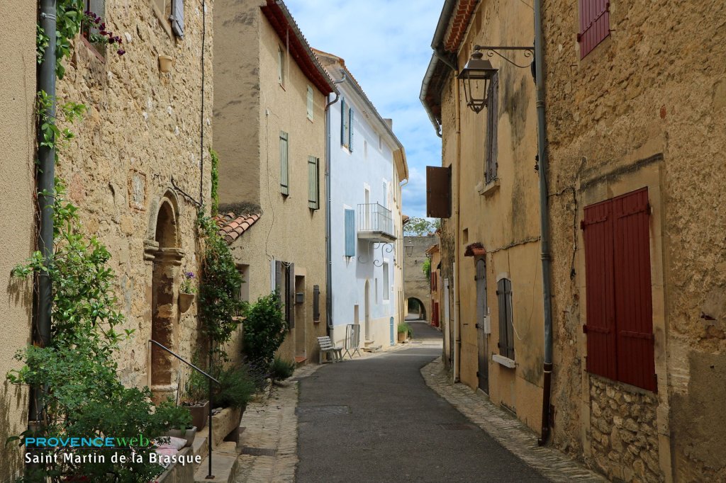 Ruelle de Saint Martin de la Brasque.