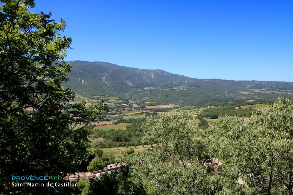 Campagne autour du village.