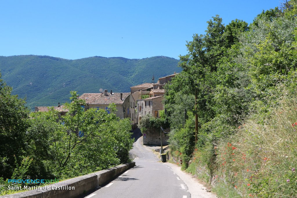 Le village de Saint Martin de Castillon.