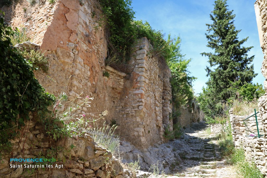 Remparts m&eacute;di&eacute;vaux.