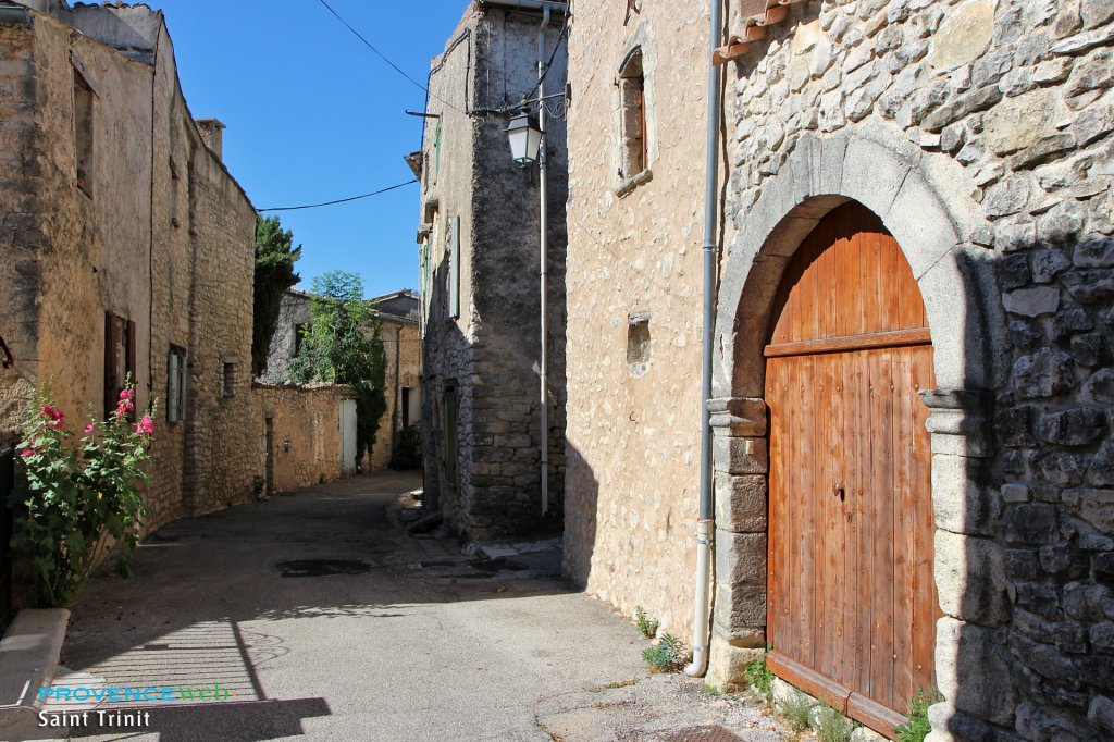 Saint Trinit dans le Vaucluse.
