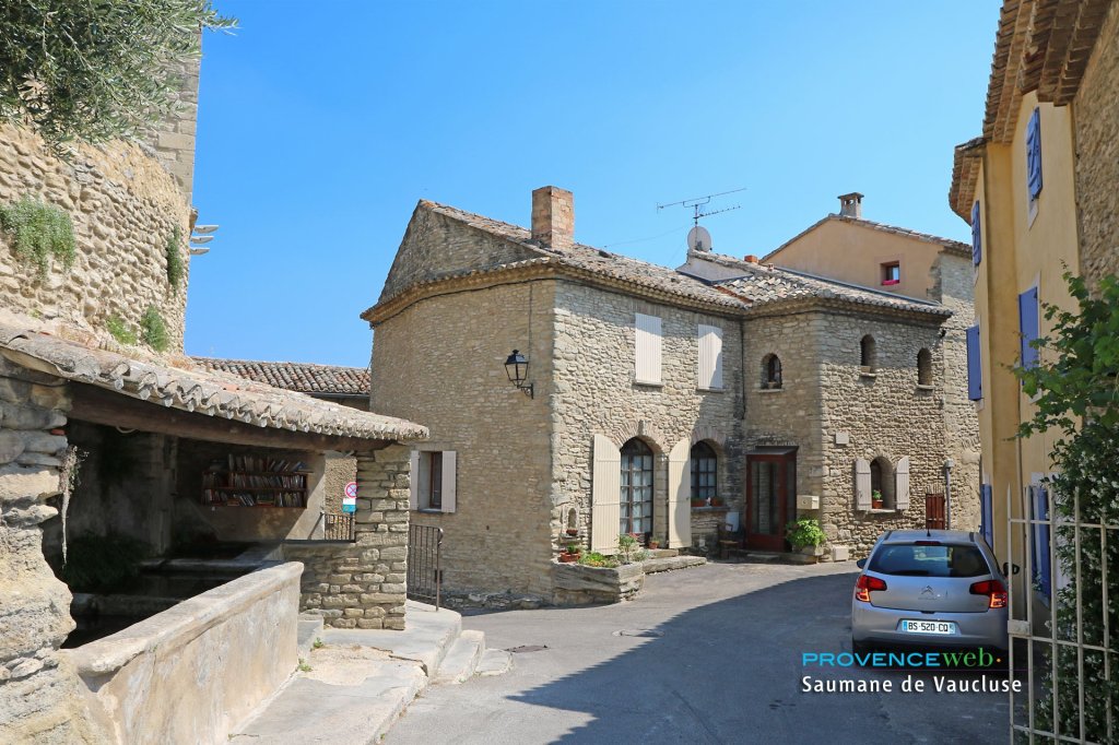 Le village de Saumane de Vaucluse.