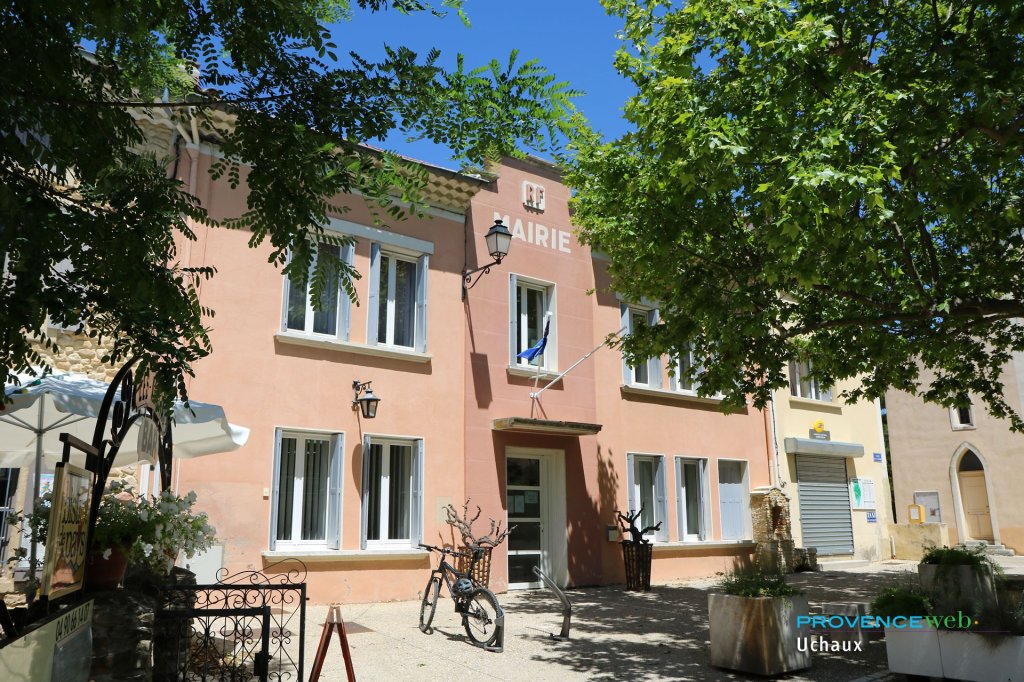 Mairie d'Uchaux.