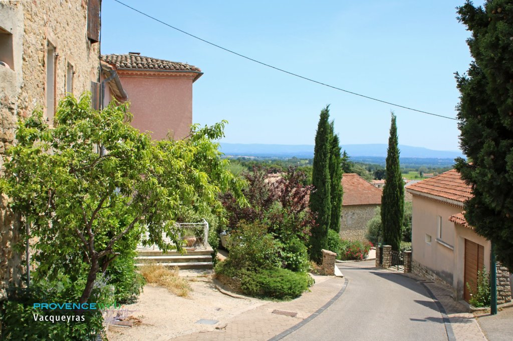 Vue du haut du village.