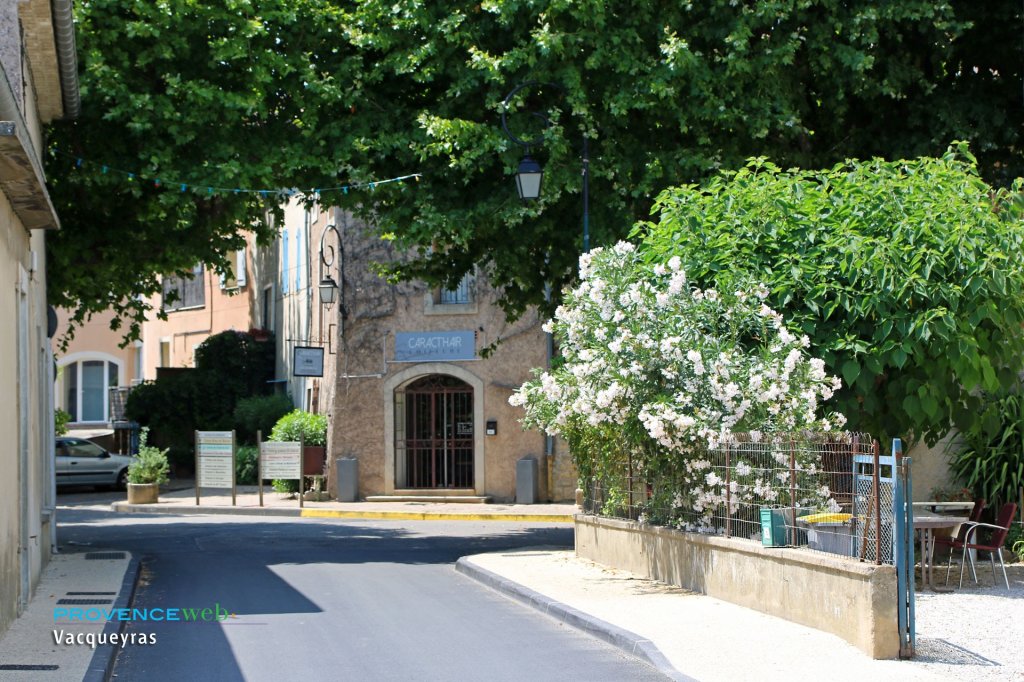 Rue du village.