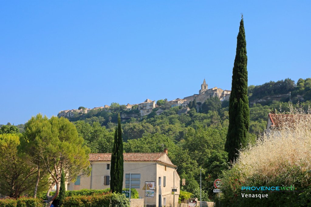 Venasque Vaucluse.