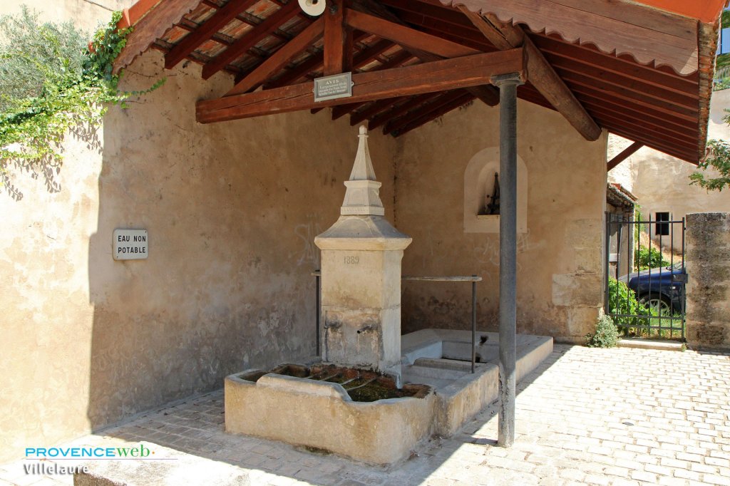 Lavoir ancien.