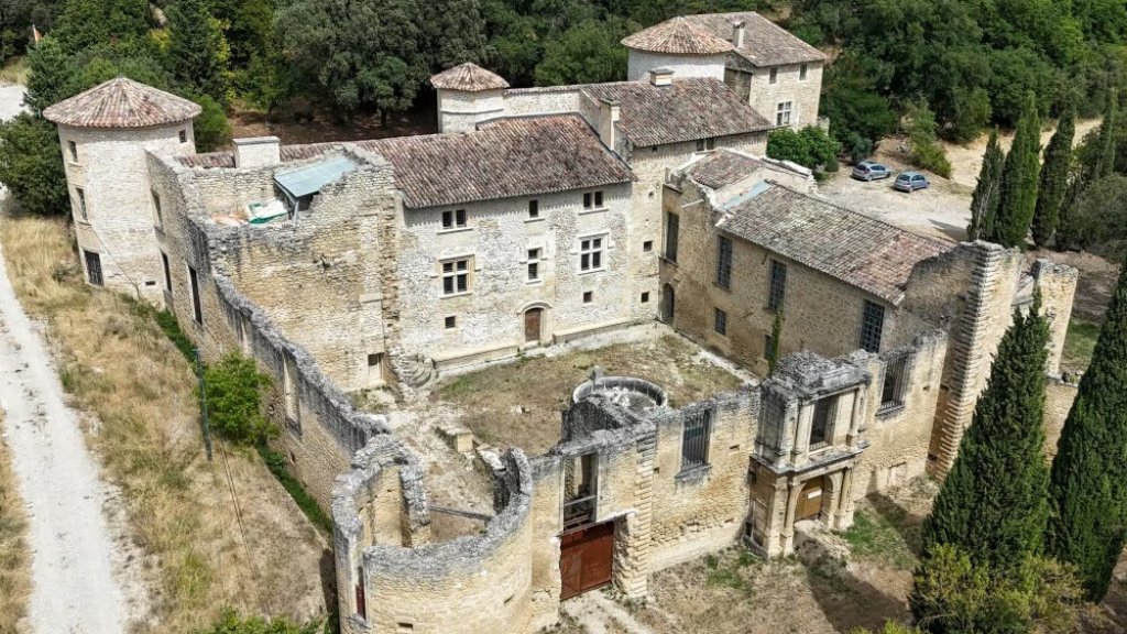 Ch&acirc;teau de la Reine Laure.