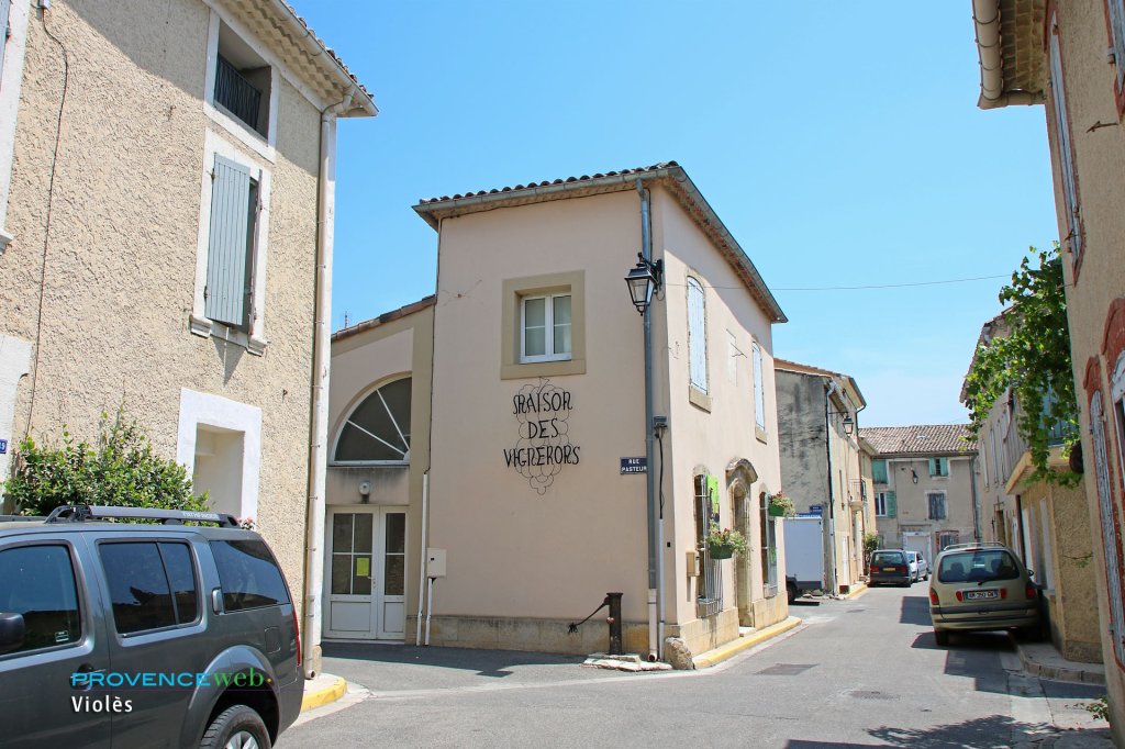 Maison des Vignerons.